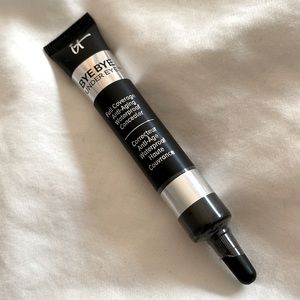 New It Cosmetics Full Coverage Concealer - Anti-Aging and Waterproof